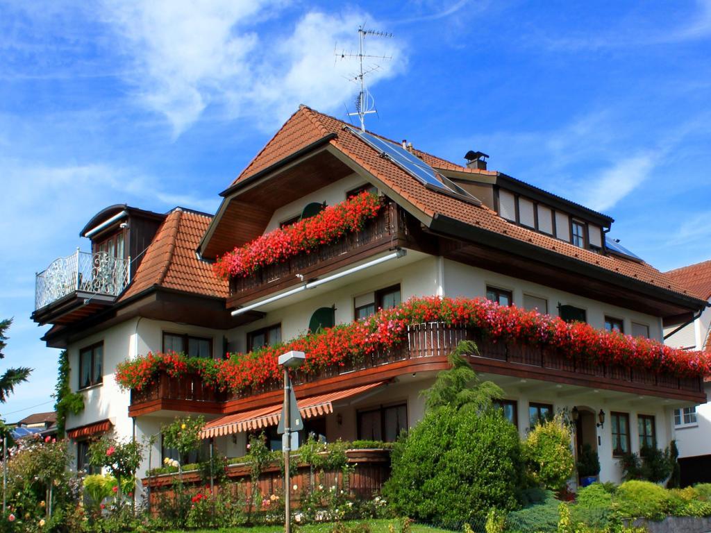 Gaestehaus Mayer-Bartsch メーアスブルク エクステリア 写真